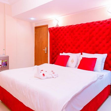 Hotel La Principaute Douala Bonapriso Екстериор снимка