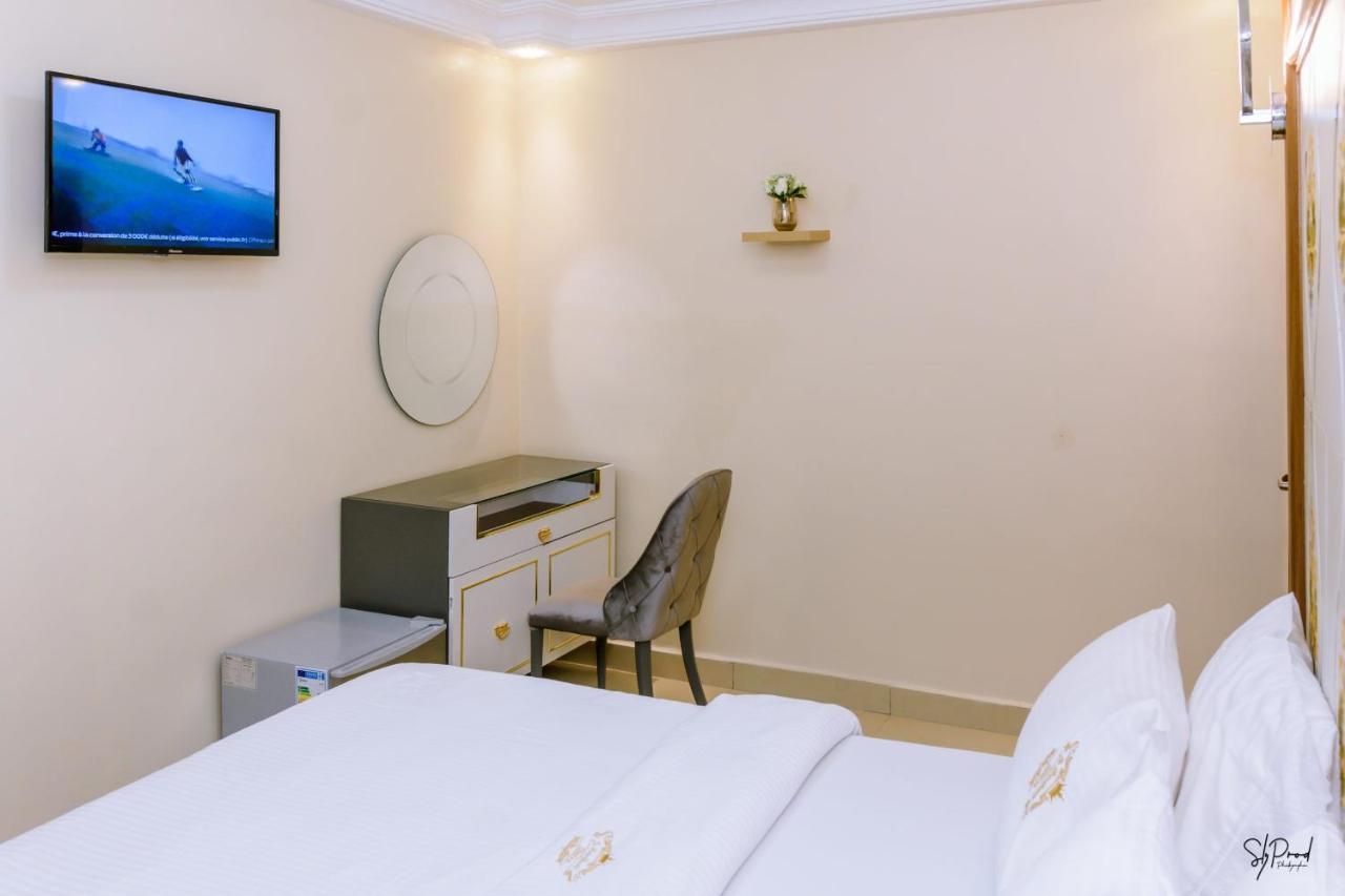 Hotel La Principaute Douala Bonapriso Екстериор снимка