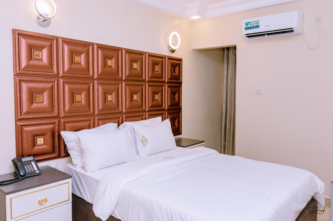 Hotel La Principaute Douala Bonapriso Екстериор снимка