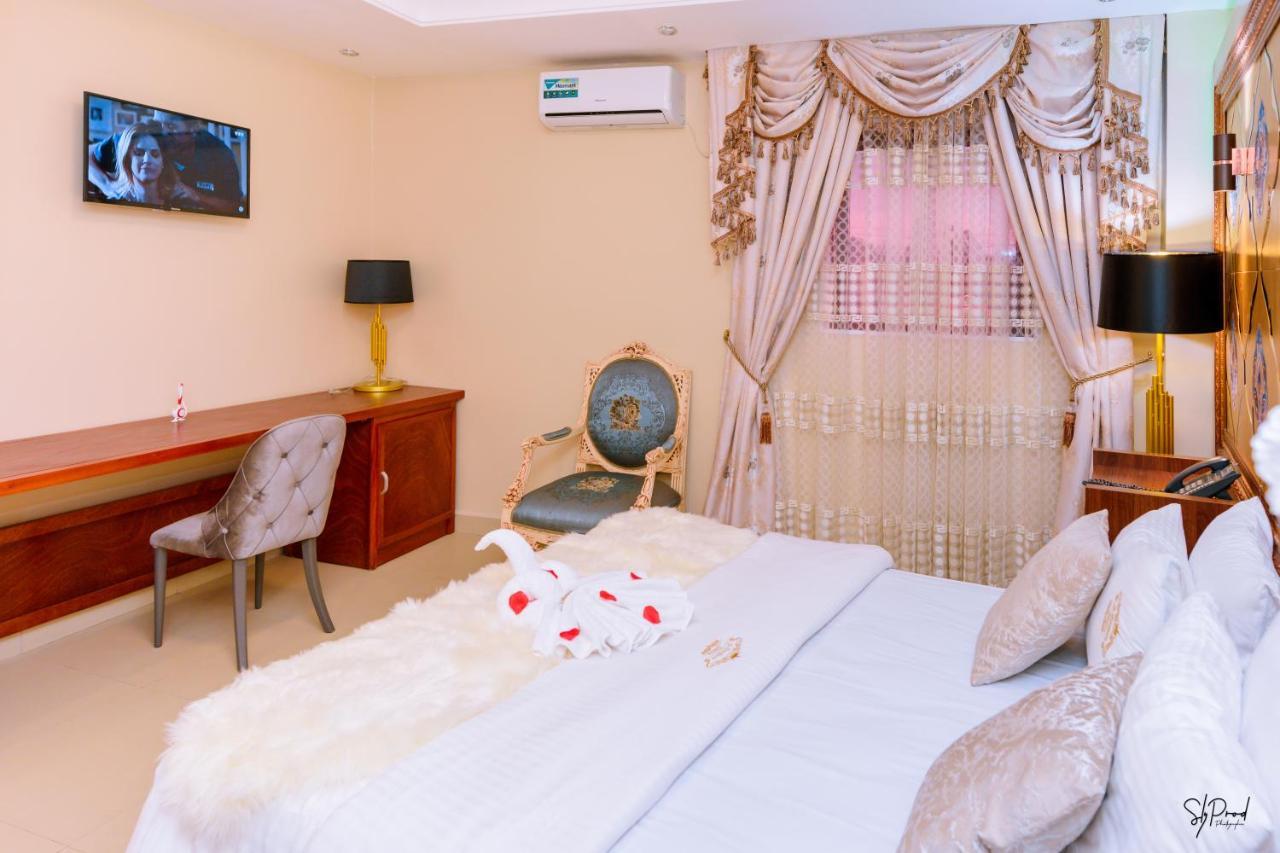 Hotel La Principaute Douala Bonapriso Екстериор снимка